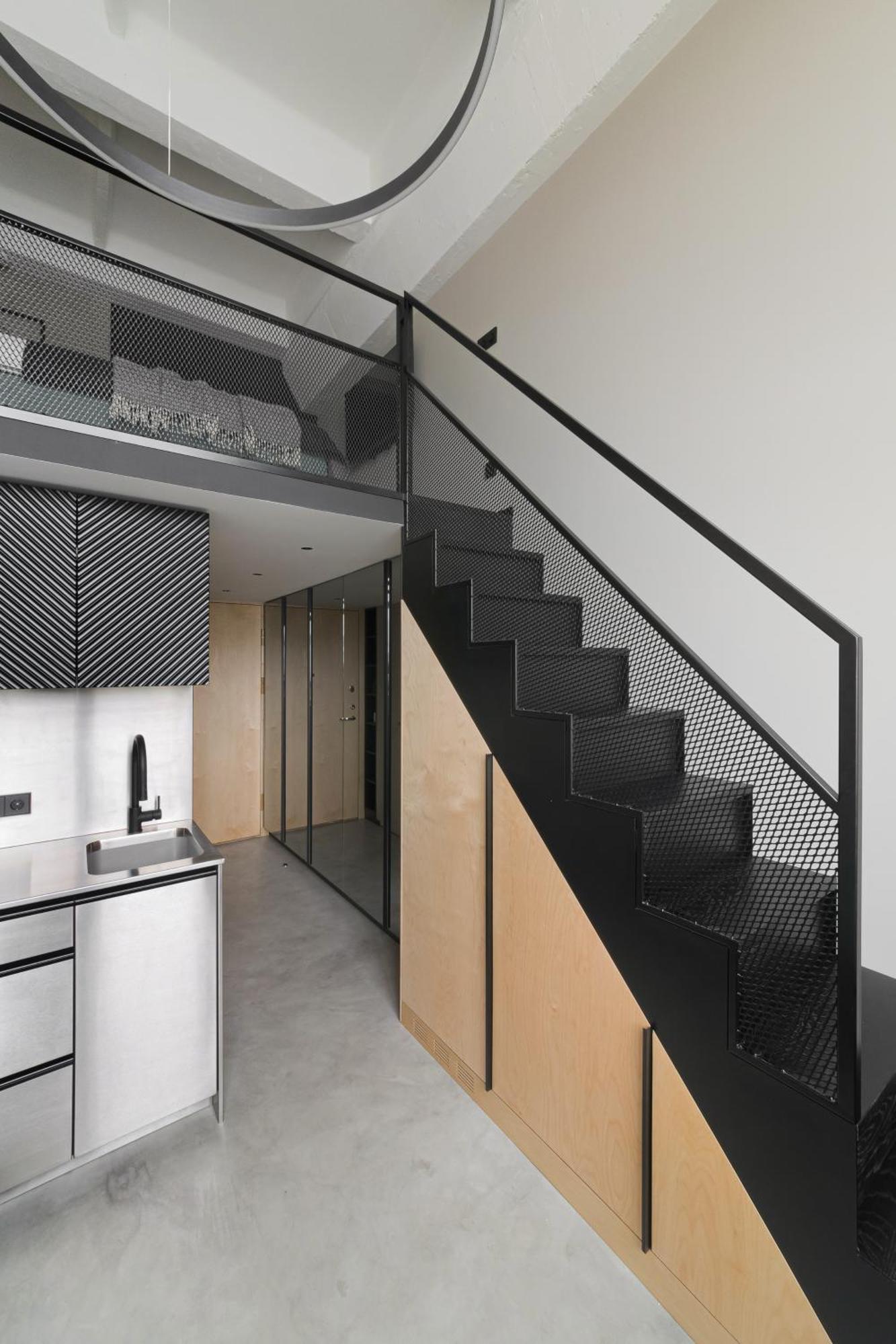 Stylish Designer Loft In Trendiest District *