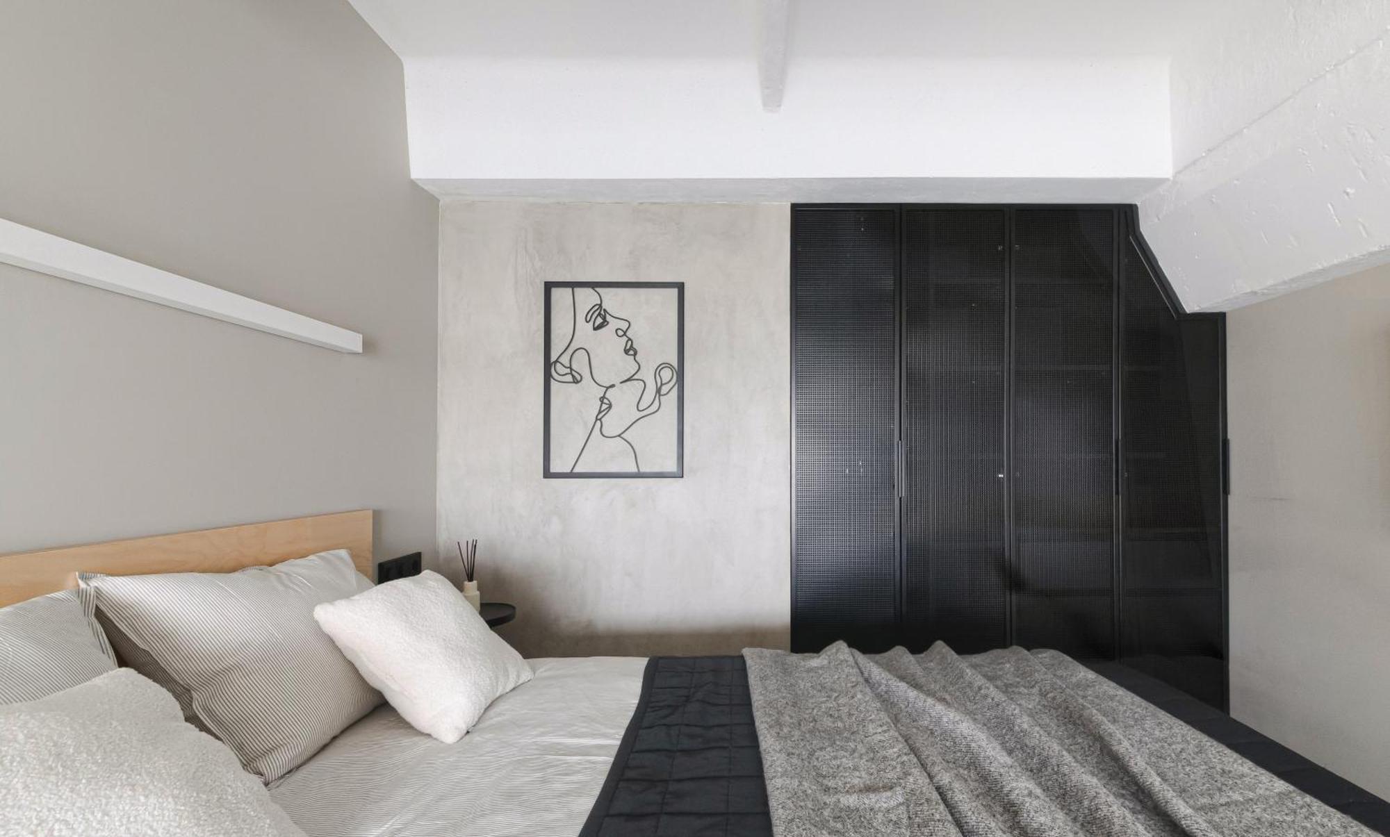 Stylish Designer Loft In Trendiest District *