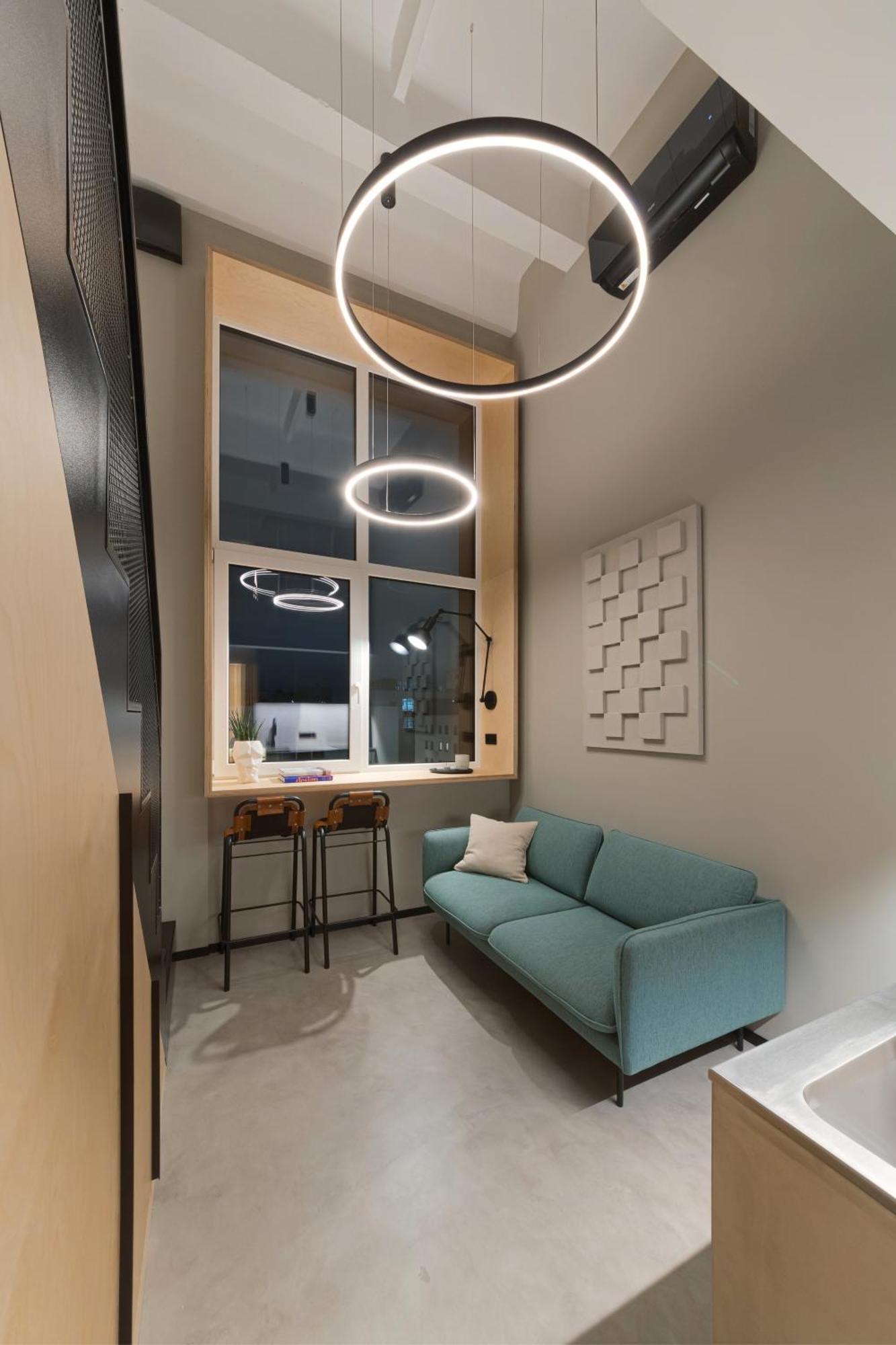 Stylish Designer Loft In Trendiest District